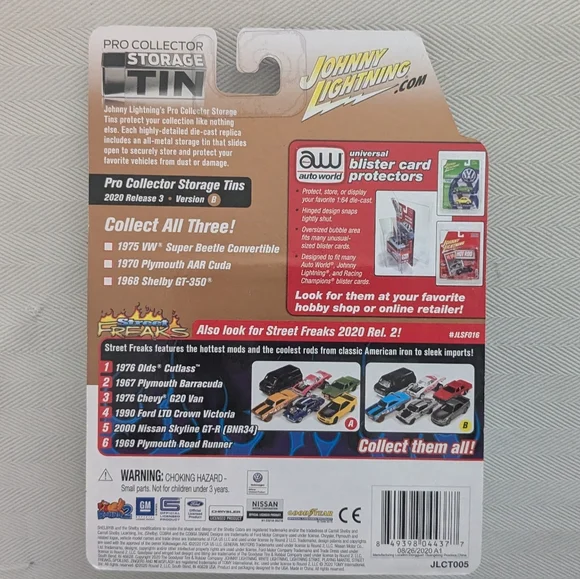 Johnny Lightning 1975 Volkswagen Super Beetle Convertible Ivory W/ Collector Tin - Picture 2 of 5